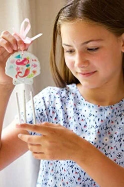 4M - Magic Transfer Mermaid Wind Chime -Children Toys Shop 41EEjkVn1LL. AC 25160.1690769759